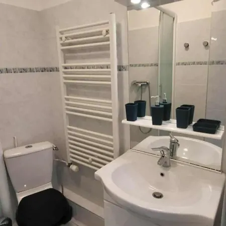 Appartement Climatisé à 50 M Des Thermes